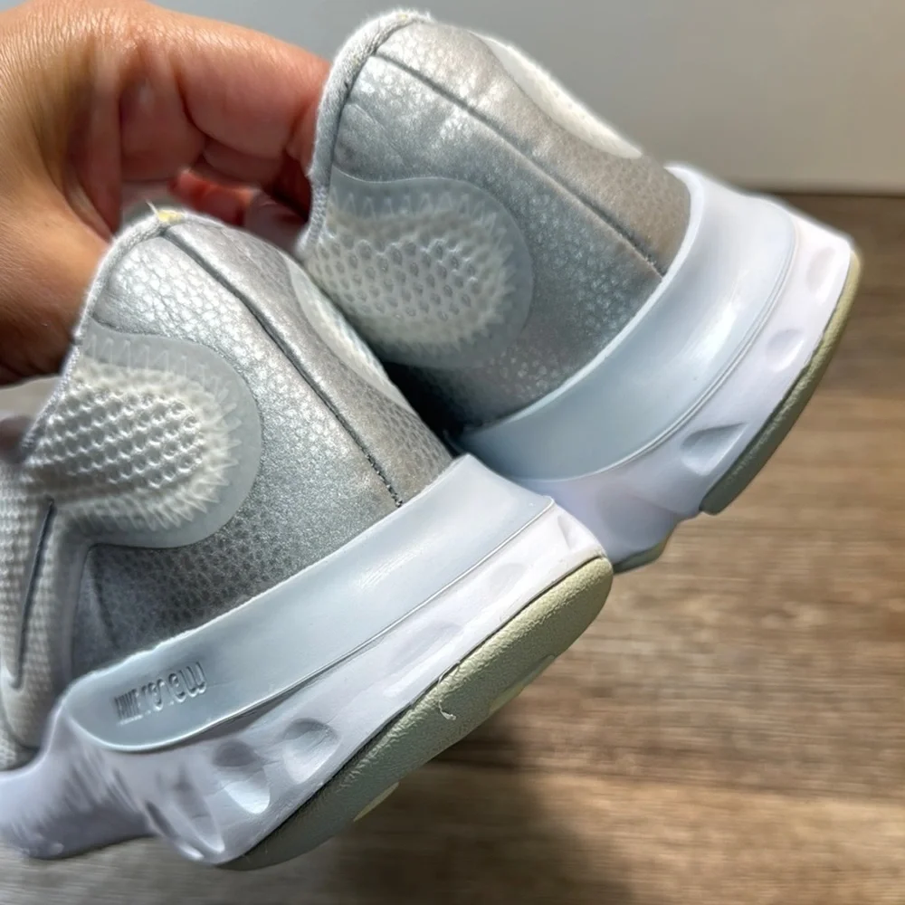Nike renew Athletic Shoes woman’s 8 (b199)